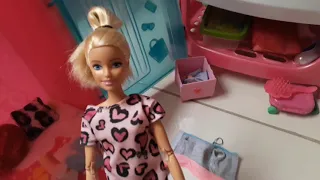 Novelinha da Barbie// Rotina da manhã no frio da Roberta  Cap 12°