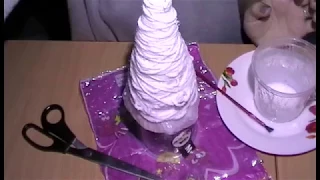 ёлочка из ниток и клея своими руками DIY  Christmas tree of threads and glue own hands