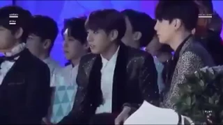 16.11.19 Fancam - Jungkook reaction IKON Holup - Bobby, Sinosijak y Dumb Dumber - Melon Music Awards