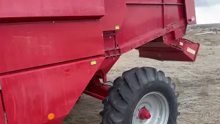 MASSEY FERGUSON COMBINE 2