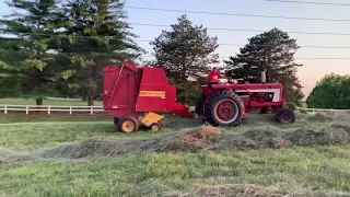 Farmall 706 and the 640 New Holland round baler 6/17/2021