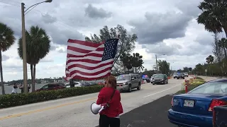 Video as President Trump's motorcade leaves Palm Beach
