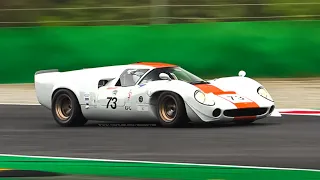 Lola T70 Mk3 Coupé Racing on track: Accelerations, Downshifts & Chevy V8 Sound!