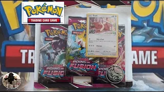 I open the Eevee Tripack of edition EB08 Fusion Fist, Pokemon Sword and Shield Cards