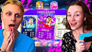 MIN KÆRESTE BYGGER MIT DRAFT! - FIFA 22 FUT DRAFT CHALLENGE