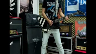 [EZGUITARS.NET] SCORPIONS pt.2 signature guitars demo Gibson Fender Custom Matthias Jabs Schenker