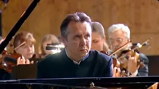 Mikhail Pletnev plays Beethoven - Piano Concerto No. 5 (Moscow, 2006)