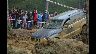 Sındırgı Yaylabayır Offroad Festivali - Etkinlik Jeep marka araç performansı. Tampon kırdı