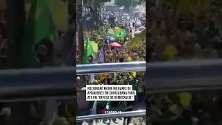 Bolsonaro reúne milhares de apoiadores em Copacabana para ato em "defesa da democracia"