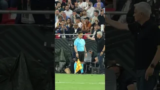 Mourinho angry with referee and fighting with Sevilla staff