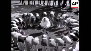 Girls Bare their Backs To Science