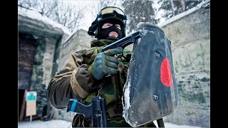 Как учатся штурмовать здания в России и в США/ SWAT vs Spetsnaz