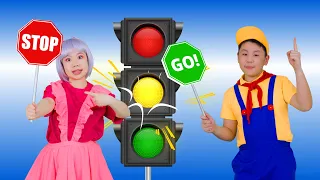 Red Light Green Light & Robot Doctor | Kids Funny Songs