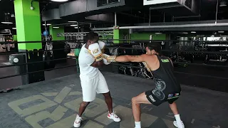 Boxing tips Defending straights to the body. Must Watch for Boxers looking to sharpen their Defence