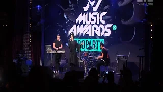 Светская элита на церемонии "М1 Music Awards"