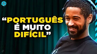 ALFRED ENOCH É BRASILEIRO E FALA PORTUGUÊS