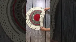Обзор круглого вязанного крючком коврика из шнура Штрихи
