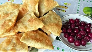 Заказные ЧЕБУРЕКИ с ВИШНИ как Индийские САМОСЫ. Ну очень вкусные пирожки с вишни пошаговый процесс