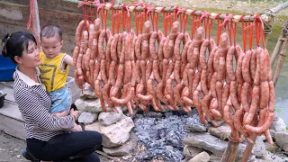 Two single mothers make sausages from pork - preserving meat all year round & cooking | Em Tên Toan