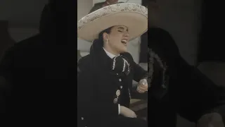 Mi primer disco con mariachi está afuera y mi sencillo “Aquí Lo Siento”, también. Escúchenlos 🤍🤍