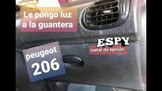 le pongo luz a la guantera del Peugeot 206