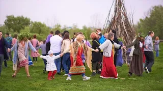 Сургутяне под ливнем отметили день Ивана Купалы