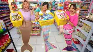 BORONG ES KRIM 1 WARNA PAKAI KOSTUM EKOR PUTRI DUYUNG DI MINIMARKET !! RERE CHANNEL