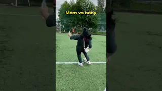 А ваши мамы играют в футбол?