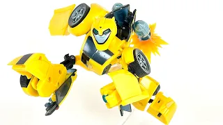 Retro Review Transformers Animated 2008 Deluxe Class Bumblebee Chefatron Review