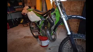 Kawasaki Kx125 top end rebuild (part 1)