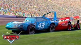 ¡Rayo McQueen Ayuda al Rey! | Pixar Cars (LATINO)