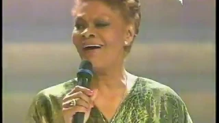 DIONNE WARWICH - Burt Bacharach Medley - OSCAR TV - 2002