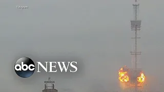 Russian strikes on civilian areas as troops surround major Ukrainian cities l ABCNL