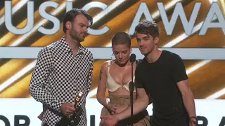 The Chainsmokers and Hasley Win Best Collaboration - BBMA 2017