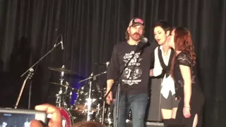 Louden Swain + Spn cast sing "With a little help from my friends" #jaxcon Saturday night special