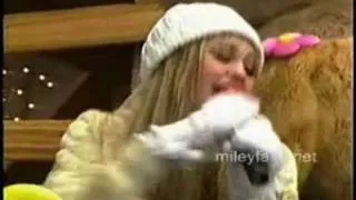 Hannah Montana at Macy's Day Parade 2006