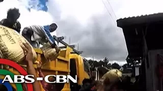 TV Patrol: Mga residente, bahagyang nagkagulo nang dumating ang relief goods