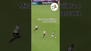 A importância de ter força nos braços para jogar futebol!