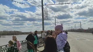 наводнение в Оренбурге 14 часов 13 апреля 2024 года. автомобильный мост через Урал перекрыт