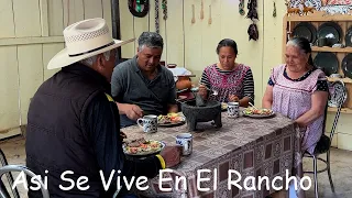 Le Hago De Almorzar A Mis Sueggros y A Mi Chino Asi Se Vive En El Rancho