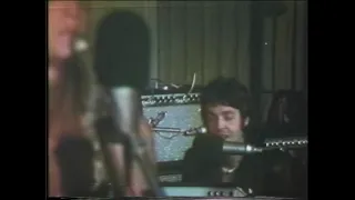 Paul McCartney & Wings - C Moon / Little Woman Love (One Hand Clapping 1974)