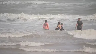 Galveston officials warn of rip currents for Memorial Day swimmers