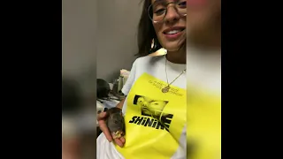 Daniela melchior feeds her rat #17