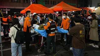 До 120 возросло число погибших в результате давки в центре Сеула по случаю Хэллоуина…