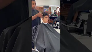 Ondulado permanente para hombre. Rizos cabello de hombre #haircut #barber #hairperm #rizos