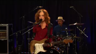 Bonnie Raitt - The Comin' Round Is Going Through (Private Live 2016)