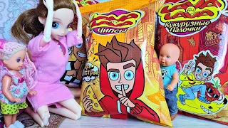 A4 LAVA LAVA IS ALL THE FOOD FOR POOR MOM🤣 Katya and Max are a cheerful family! Funny Dolls Darinelk