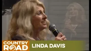 Linda Davis - There's A Sweet, Sweet Spirit in This Place - Country's Family Reunion