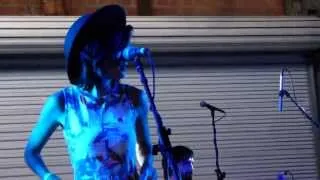 Tapioca and The Flea- do their version of "Eyes without a Face" (Billy Idol)