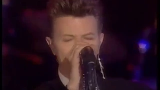 David Bowie - Hallo Spaceboy/Moonage Daydream/Under Pressure - Brit Awards 1996